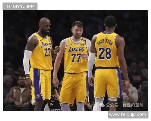 八村塁背身强打 急停跳投稳稳命中 八村塁背身强打 急停跳投稳稳命中