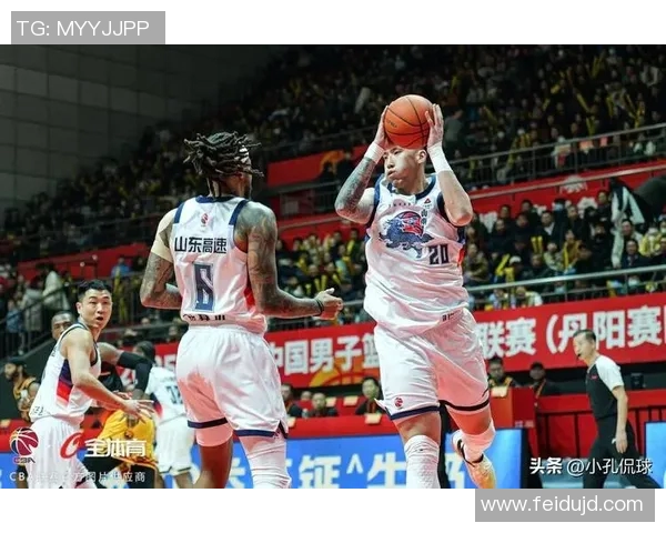 媒体人：庞峥麟用手术刀般的突破一次次撕裂新疆男篮的防线