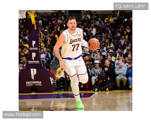 湖人胜东部豪门！五喜临门，东契奇乐